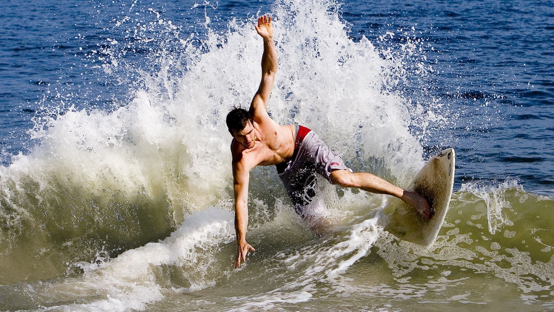 开云真人-《Valorant》新赛季“星际角逐”全面革新，再次点燃枪战热潮！