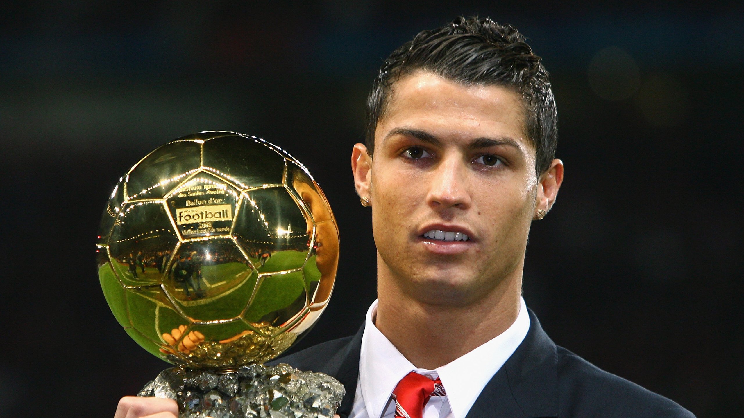 C罗称世界杯不是梦想梅西称夺世界杯感觉像孩子出生&无比伟大，c罗梅西 世界杯